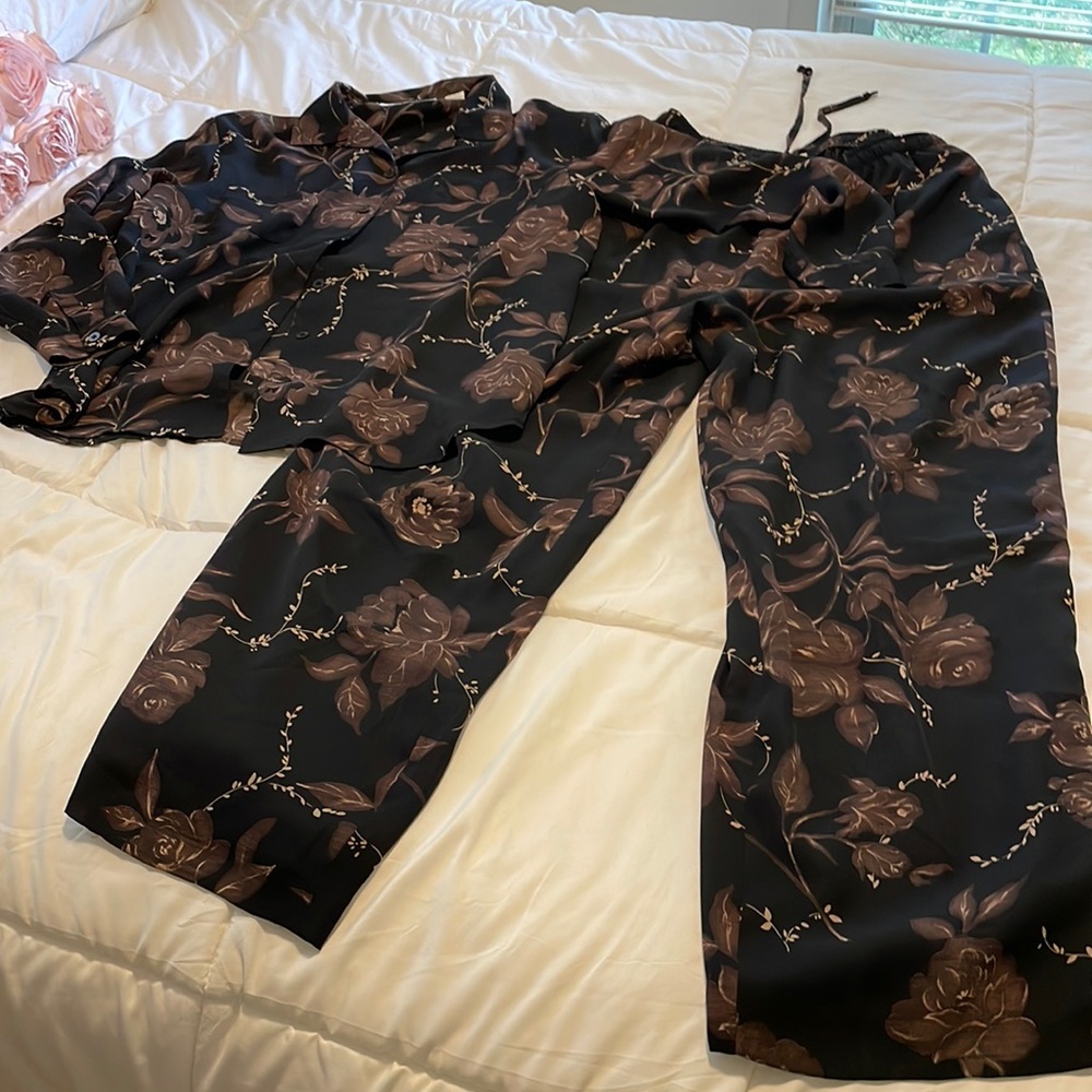 Chaus brown & black floral pantsuit